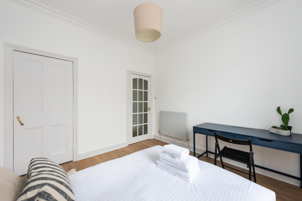 Lovely 1-Bedroom Apartment In Edimburgo Esterno foto