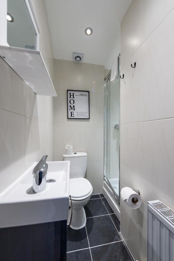 Lovely 1-Bedroom Apartment In Edimburgo Esterno foto