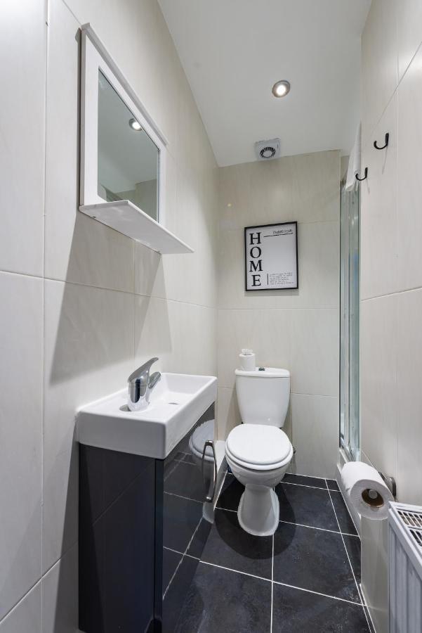 Lovely 1-Bedroom Apartment In Edimburgo Esterno foto